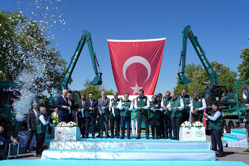 ENKA Pazarlama, Hitachi amfibik ekskavatörler ile “Yeşil Karıncalar”a güç kattı